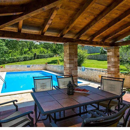 Villa In Monti Ana With Pool Near Mirna River *