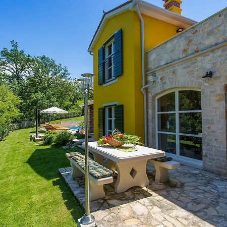 In Monti Ana With Pool Near Mirna River Villa *