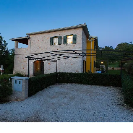 In Near Mirna River Villa Montizana